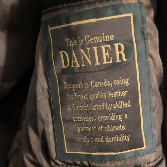 EUC Danier Black Genuine Leather Coat Size XL - Picture 5 of 9